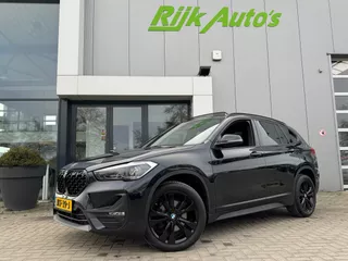 BMW X1 SDrive18i Executive * Panoramadak * Head-up display * Stoelverwarming