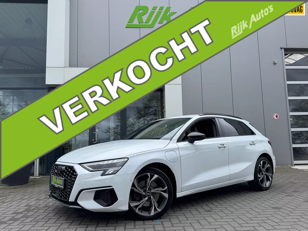 Audi A3 Sportback 40 TFSI e * Black Pack * Dealer Onderhouden * Stoelverwarming * Matrix Led