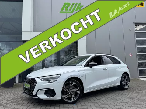 Audi A3 Sportback 40 TFSI e * Black Pack * Dealer Onderhouden * Stoelverwarming * Matrix Led