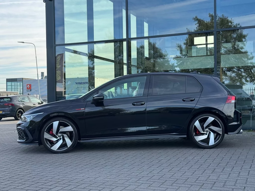 Volkswagen Golf 2.0 TSI GTI * Camera * Stoel + Stuur Verwarming * Carplay * IQ Light Volkswagen Golf 2.0 TSI GTI * Camera * Stoel + Stuur Verwarming * Carplay * IQ Light