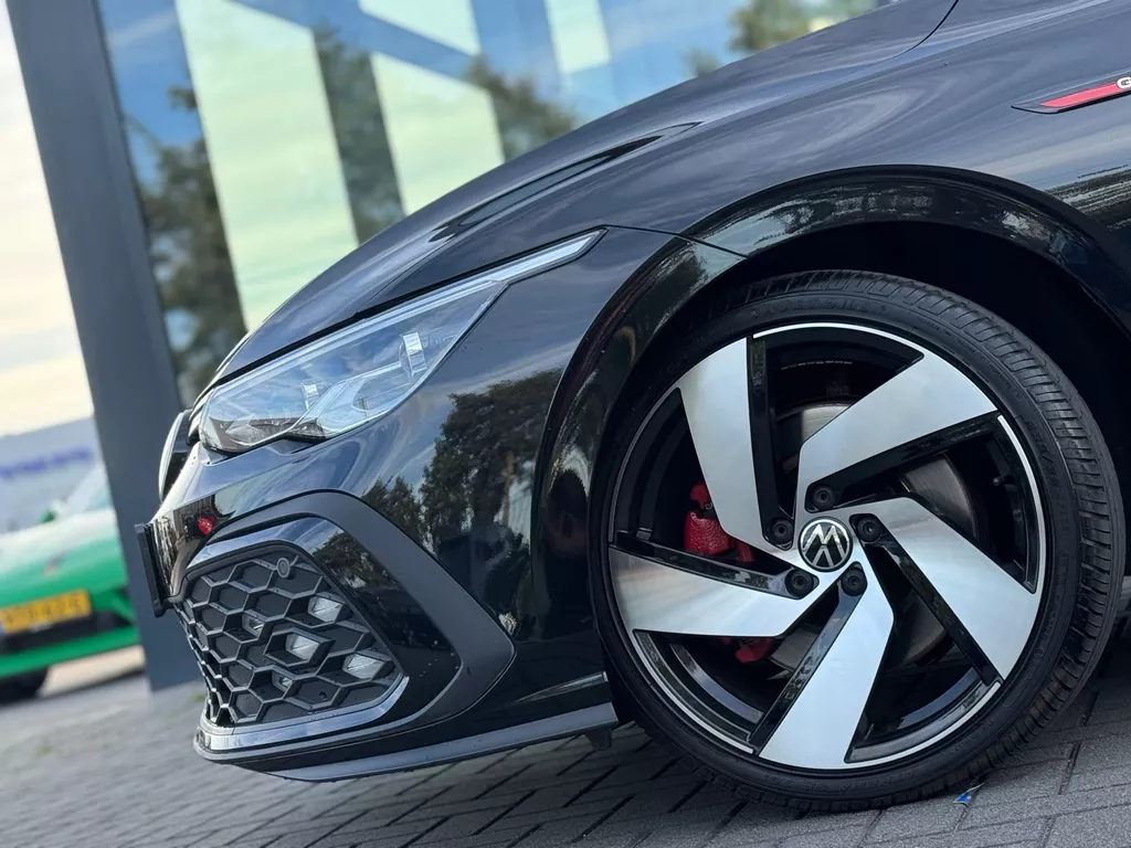 Volkswagen Golf 2.0 TSI GTI * Camera * Stoel + Stuur Verwarming * Carplay * IQ Light Volkswagen Golf 2.0 TSI GTI * Camera * Stoel + Stuur Verwarming * Carplay * IQ Light