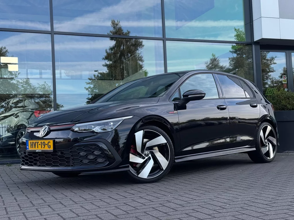 Volkswagen Golf 2.0 TSI GTI * Camera * Stoel + Stuur Verwarming * Carplay * IQ Light Volkswagen Golf 2.0 TSI GTI * Camera * Stoel + Stuur Verwarming * Carplay * IQ Light