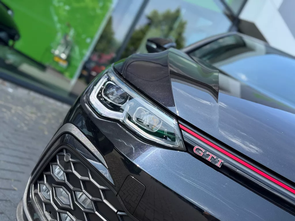 Volkswagen Golf 2.0 TSI GTI * Camera * Stoel + Stuur Verwarming * Carplay * IQ Light Volkswagen Golf 2.0 TSI GTI * Camera * Stoel + Stuur Verwarming * Carplay * IQ Light