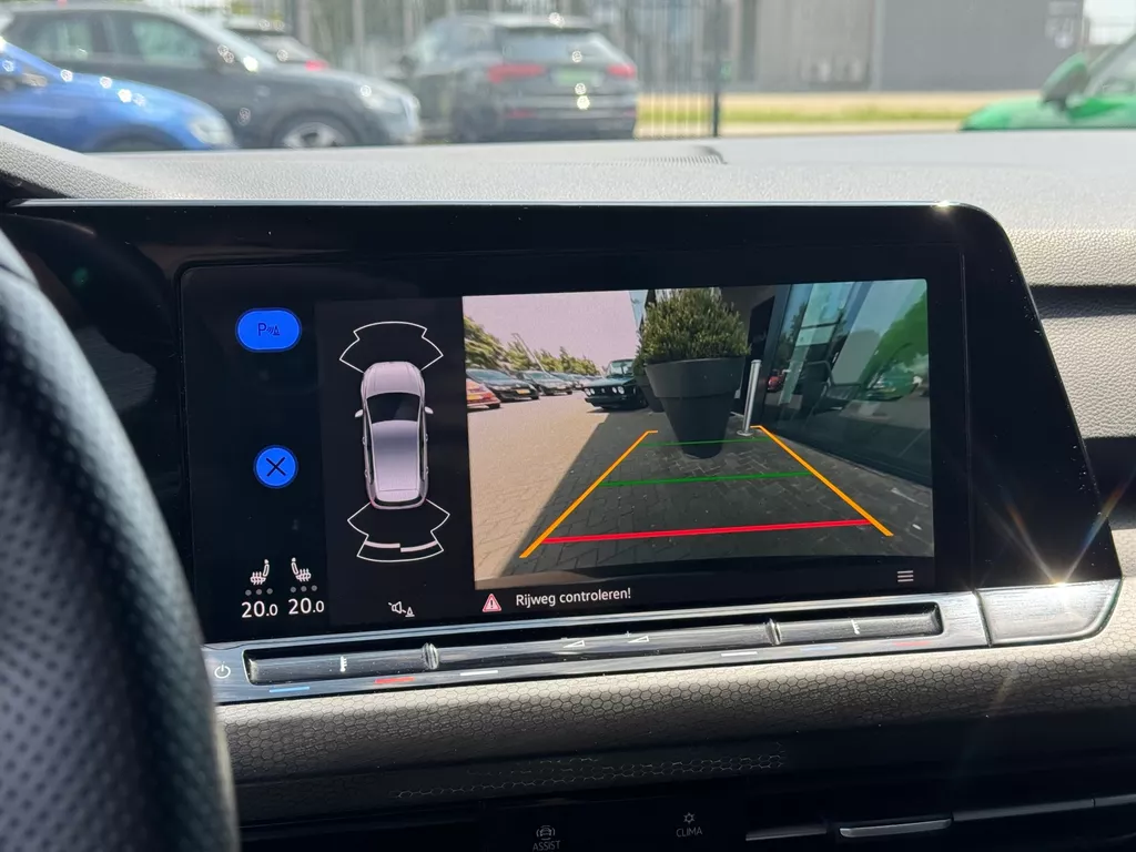 Volkswagen Golf 2.0 TSI GTI * Camera * Stoel + Stuur Verwarming * Carplay * IQ Light Volkswagen Golf 2.0 TSI GTI * Camera * Stoel + Stuur Verwarming * Carplay * IQ Light
