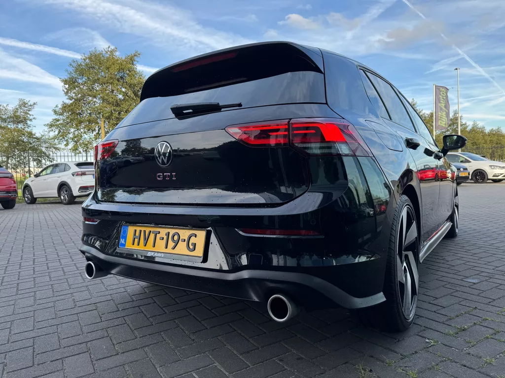 Volkswagen Golf 2.0 TSI GTI * Camera * Stoel + Stuur Verwarming * Carplay * IQ Light Volkswagen Golf 2.0 TSI GTI * Camera * Stoel + Stuur Verwarming * Carplay * IQ Light