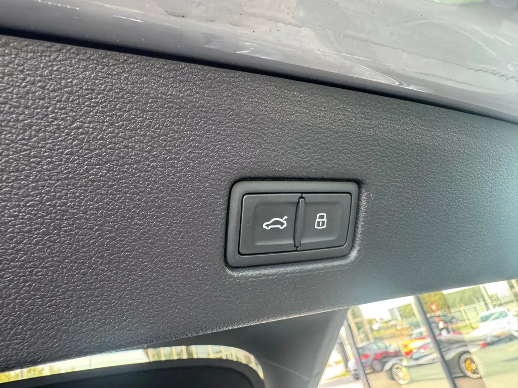 Audi A7 Sportback 4.0 TFSI RS 7 quattro * Nardo * Pano * Laser Audi A7 Sportback 4.0 TFSI RS 7 quattro * Nardo * Pano * Laser