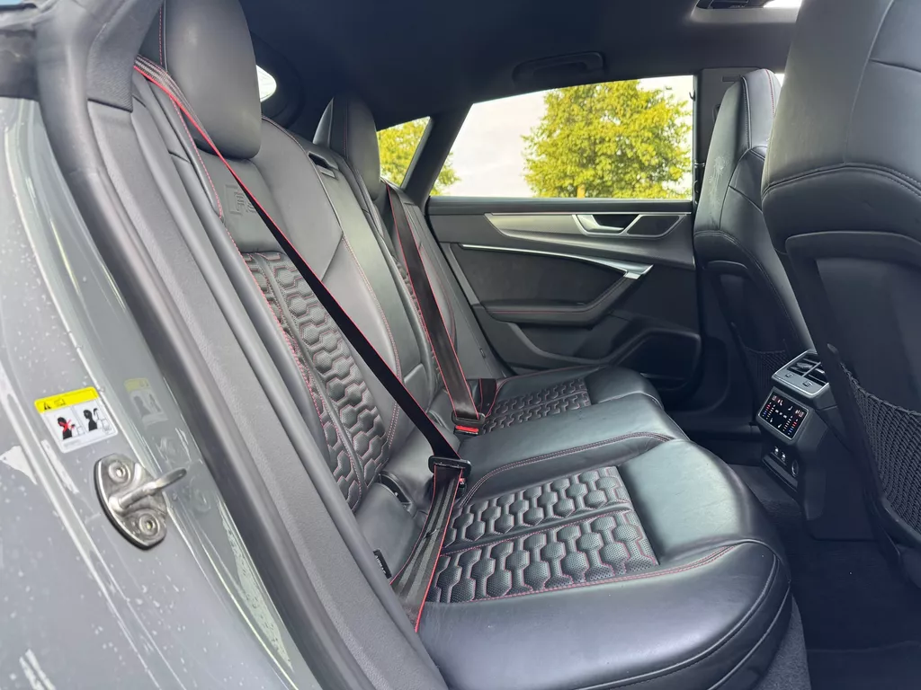 Audi A7 Sportback 4.0 TFSI RS 7 quattro * Nardo * Pano * Laser Audi A7 Sportback 4.0 TFSI RS 7 quattro * Nardo * Pano * Laser