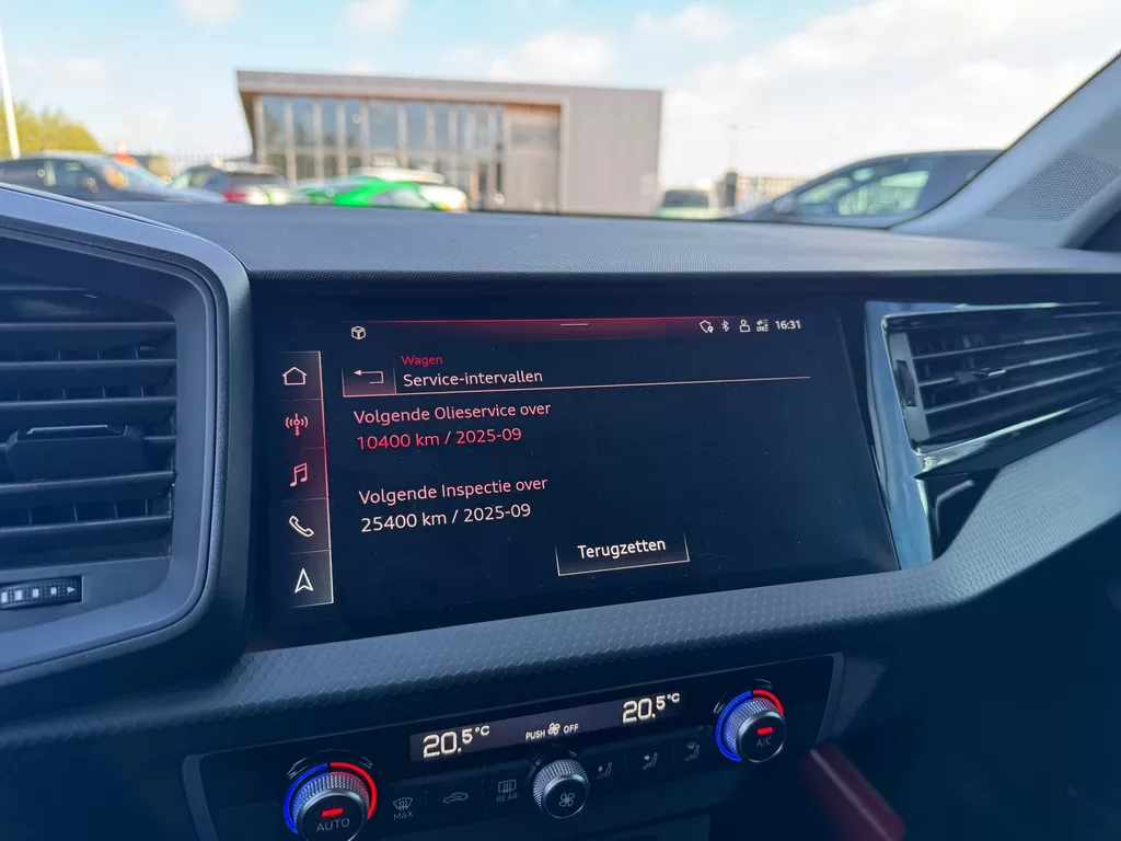 Audi A1 SPORTBACK 25 TFSI Edition S- Line * Carplay * Led * Automaat Audi A1 SPORTBACK 25 TFSI Edition S- Line * Carplay * Led * Automaat