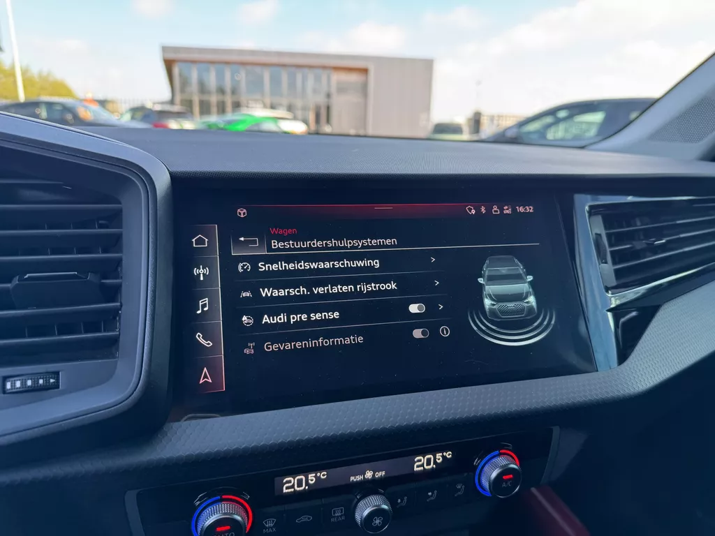 Audi A1 SPORTBACK 25 TFSI Edition S- Line * Carplay * Led * Automaat Audi A1 SPORTBACK 25 TFSI Edition S- Line * Carplay * Led * Automaat