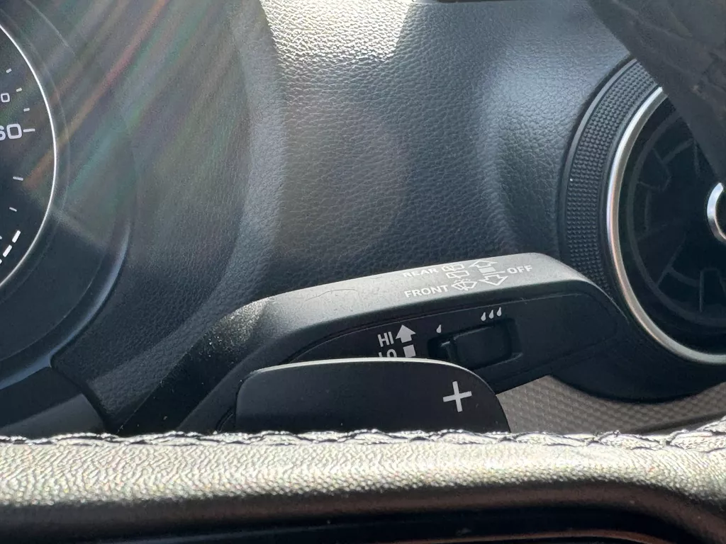 Audi Q2 35 TFSI S-Line * Camera * Keyless * Stoelverwarming Audi Q2 35 TFSI S-Line * Camera * Keyless * Stoelverwarming