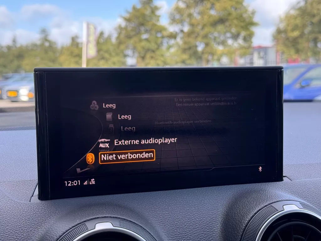 Audi Q2 35 TFSI S-Line * Camera * Keyless * Stoelverwarming Audi Q2 35 TFSI S-Line * Camera * Keyless * Stoelverwarming