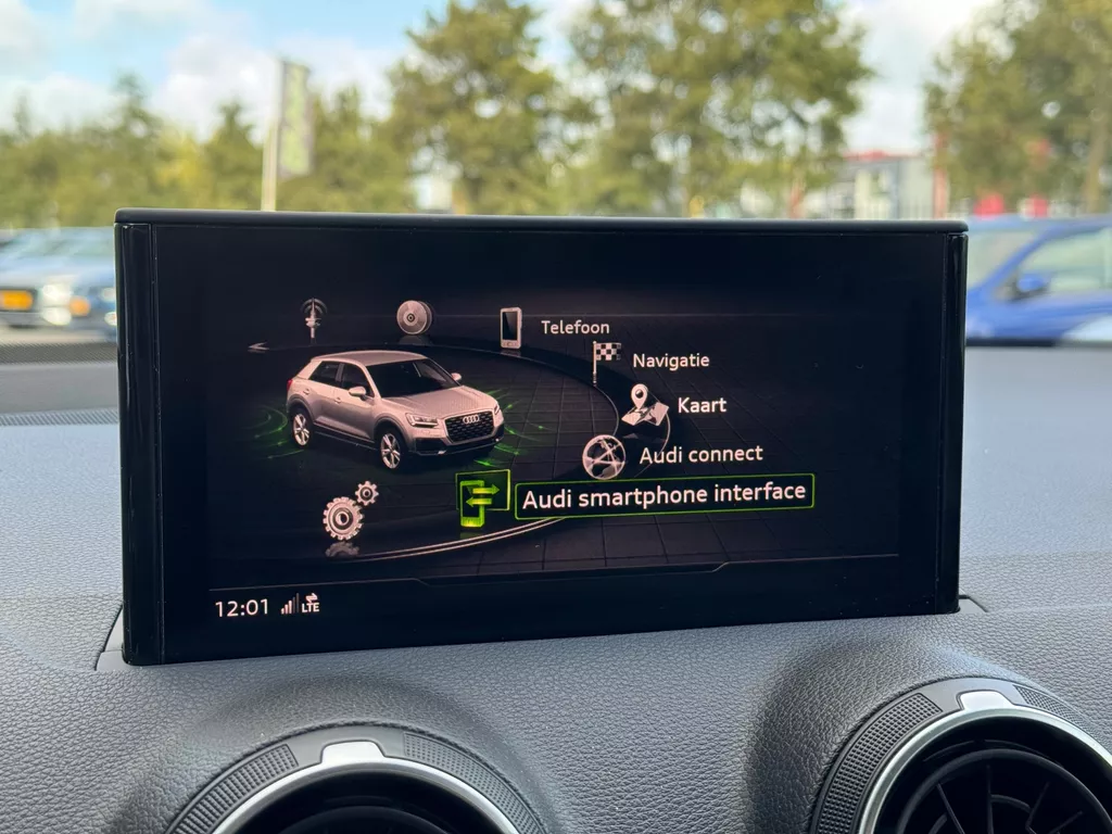 Audi Q2 35 TFSI S-Line * Camera * Keyless * Stoelverwarming Audi Q2 35 TFSI S-Line * Camera * Keyless * Stoelverwarming