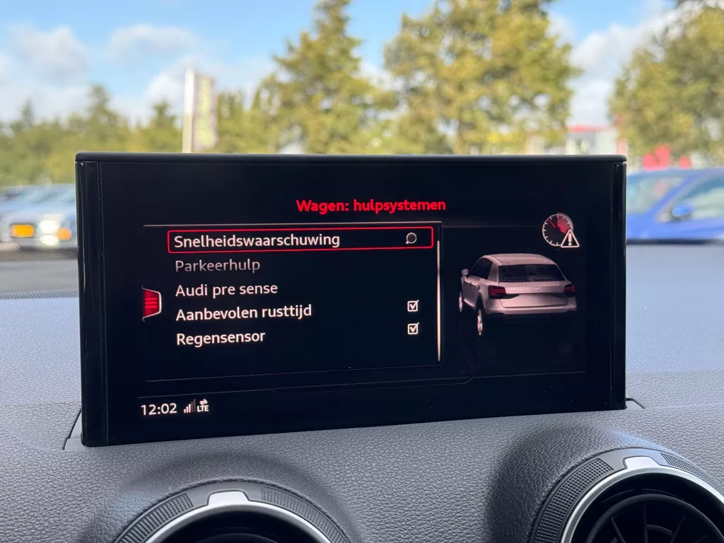 Audi Q2 35 TFSI S-Line * Camera * Keyless * Stoelverwarming Audi Q2 35 TFSI S-Line * Camera * Keyless * Stoelverwarming