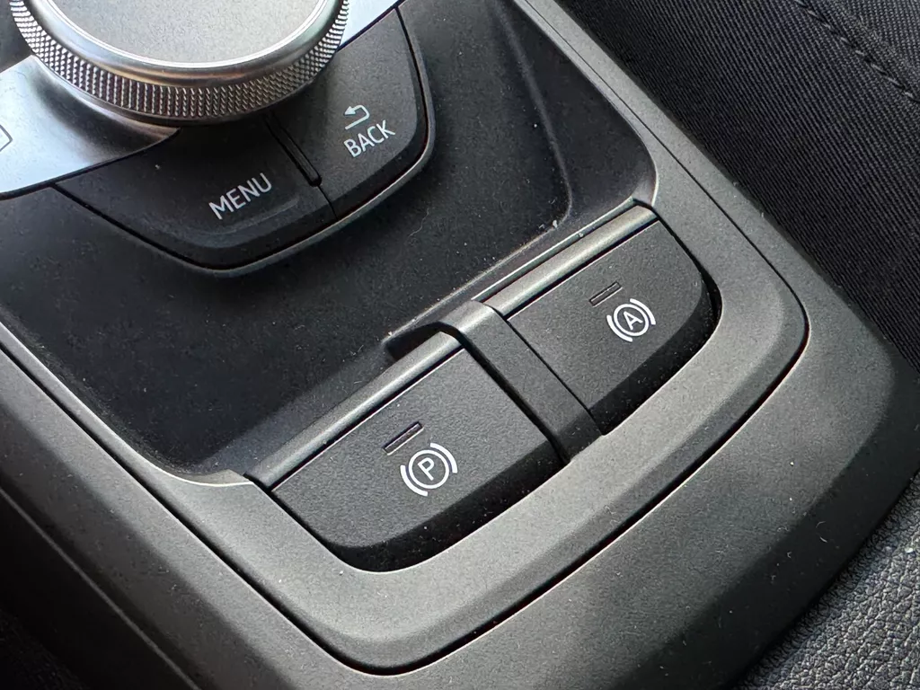 Audi Q2 35 TFSI S-Line * Camera * Keyless * Stoelverwarming Audi Q2 35 TFSI S-Line * Camera * Keyless * Stoelverwarming