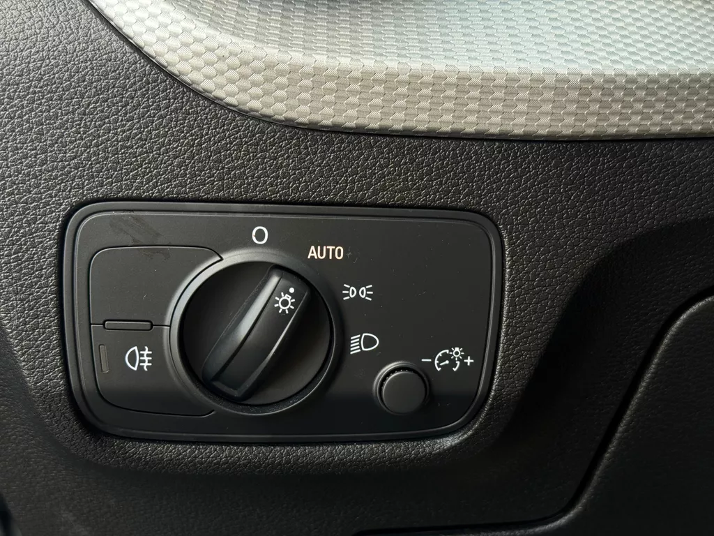 Audi Q2 35 TFSI S-Line * Camera * Keyless * Stoelverwarming Audi Q2 35 TFSI S-Line * Camera * Keyless * Stoelverwarming