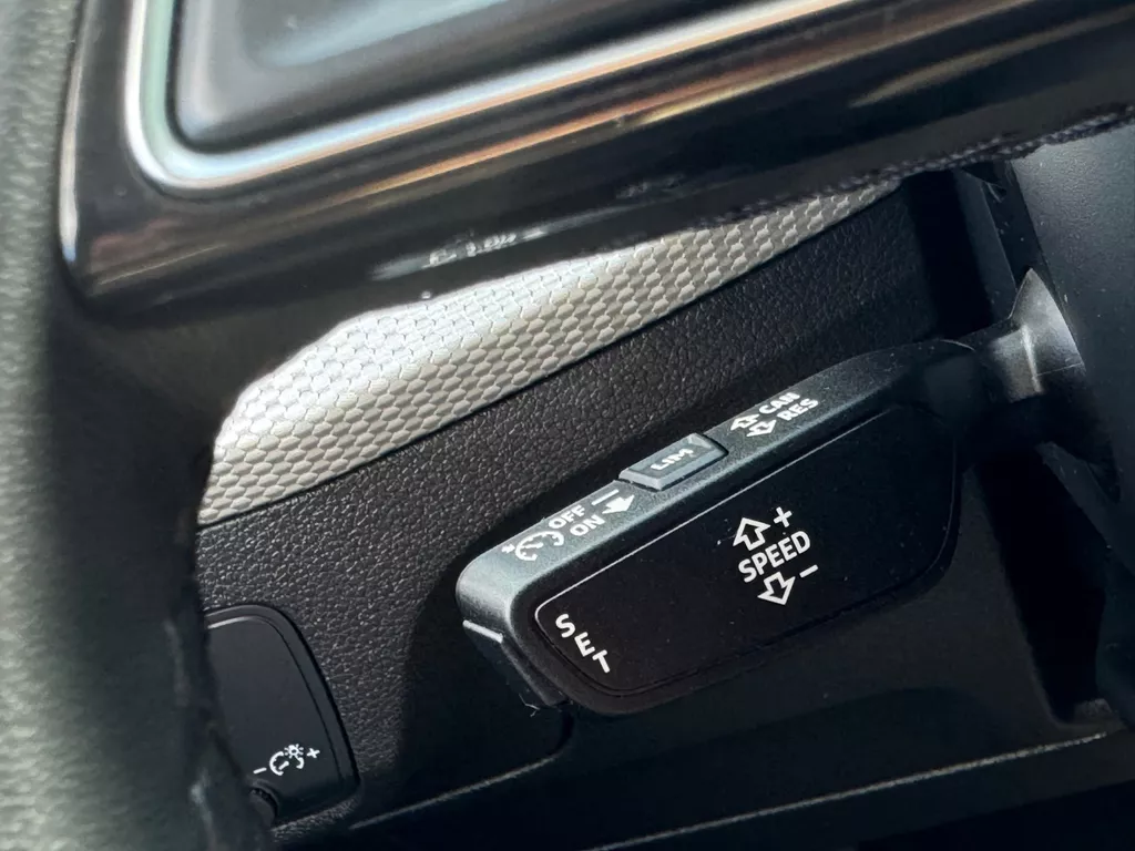 Audi Q2 35 TFSI S-Line * Camera * Keyless * Stoelverwarming Audi Q2 35 TFSI S-Line * Camera * Keyless * Stoelverwarming