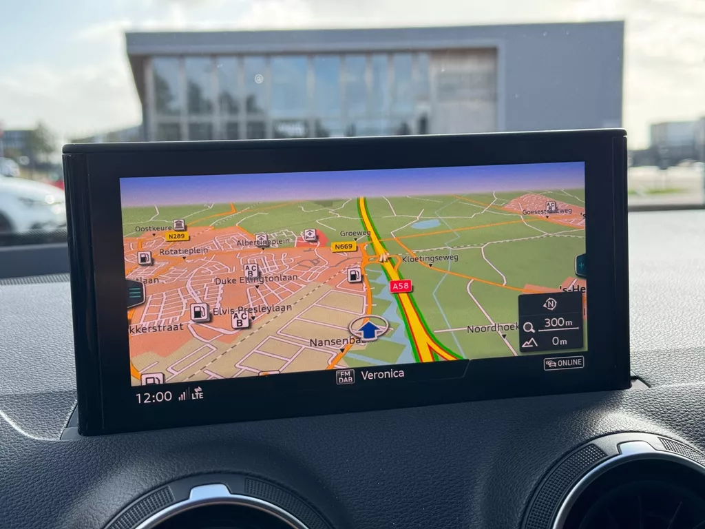 Audi Q2 35 TFSI S-Line * Camera * Keyless * Stoelverwarming Audi Q2 35 TFSI S-Line * Camera * Keyless * Stoelverwarming