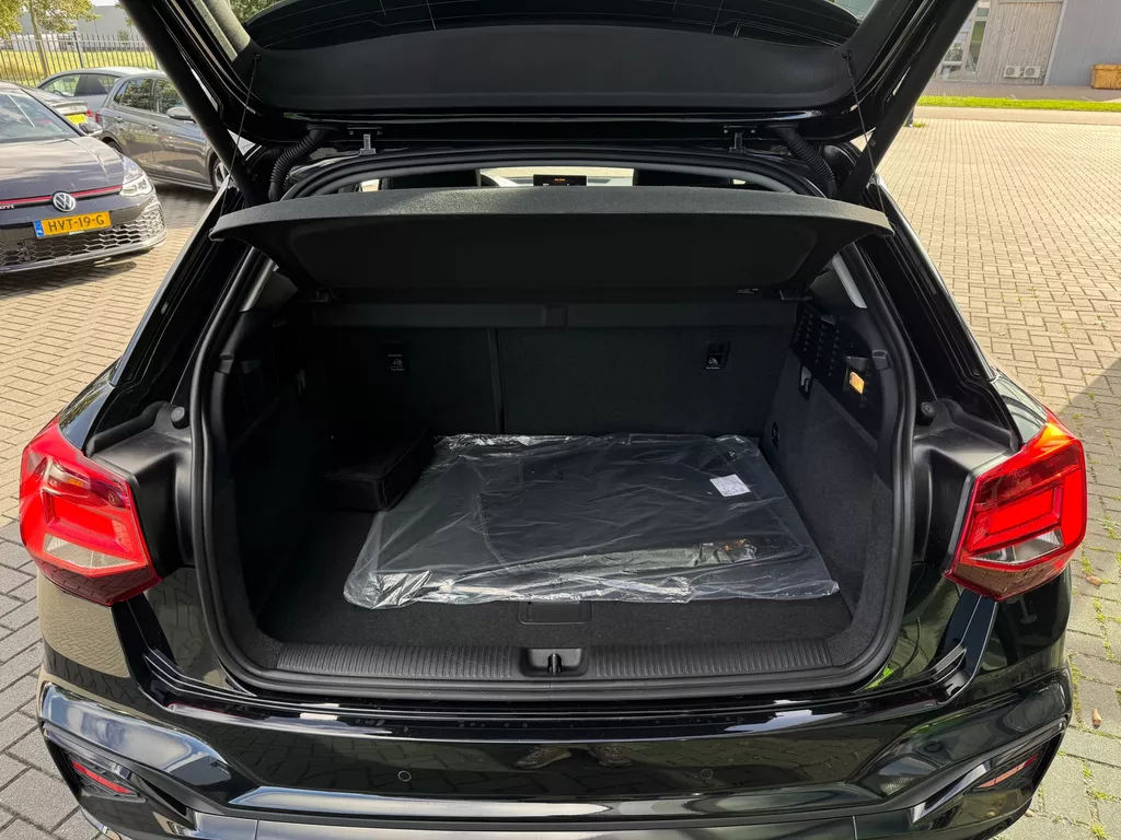 Audi Q2 35 TFSI S-Line * Camera * Keyless * Stoelverwarming Audi Q2 35 TFSI S-Line * Camera * Keyless * Stoelverwarming