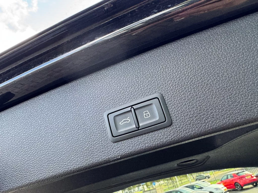 Audi Q2 35 TFSI S-Line * Camera * Keyless * Stoelverwarming Audi Q2 35 TFSI S-Line * Camera * Keyless * Stoelverwarming