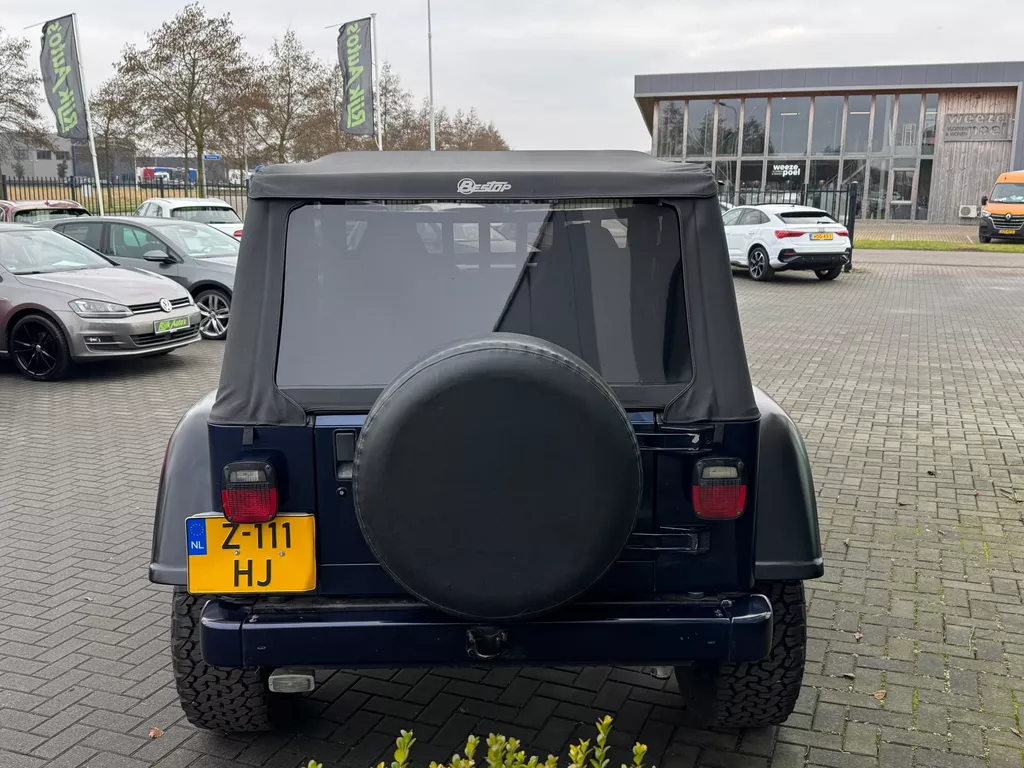 Jeep Wrangler 2.5i Softtop + Hardtop Jeep Wrangler 2.5i Softtop + Hardtop