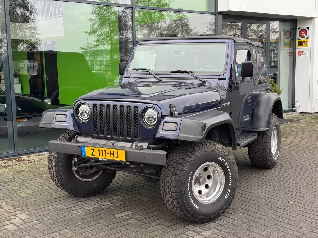 Jeep Wrangler 2.5i Softtop + Hardtop Jeep Wrangler 2.5i Softtop + Hardtop