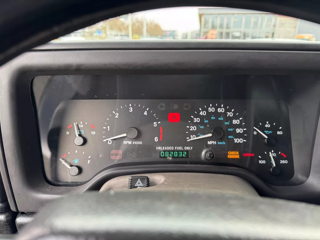 Jeep Wrangler 2.5i Softtop + Hardtop Jeep Wrangler 2.5i Softtop + Hardtop