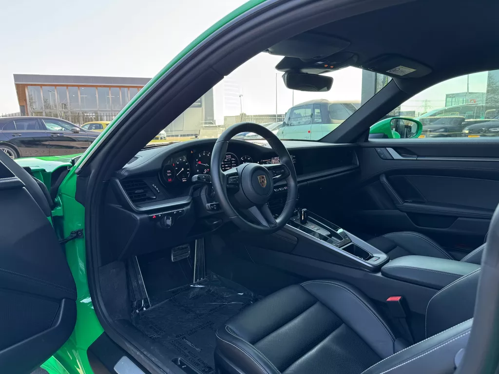 Porsche 992 911 3.0 Carrera * Aerokit * Spyder wheels 21 Porsche 992 911 3.0 Carrera * Aerokit * Spyder wheels 21