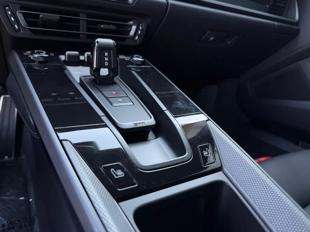 Porsche 992 911 3.0 Carrera * Aerokit * Spyder wheels 21 Porsche 992 911 3.0 Carrera * Aerokit * Spyder wheels 21