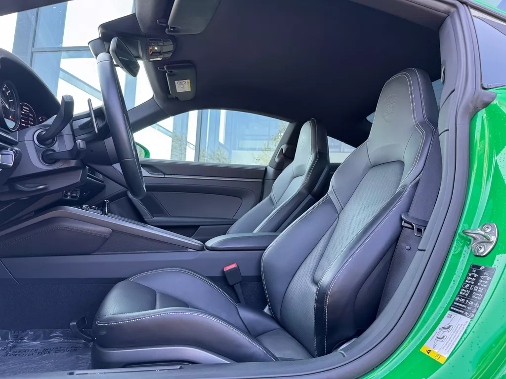 Porsche 992 911 3.0 Carrera * Aerokit * Spyder wheels 21 Porsche 992 911 3.0 Carrera * Aerokit * Spyder wheels 21