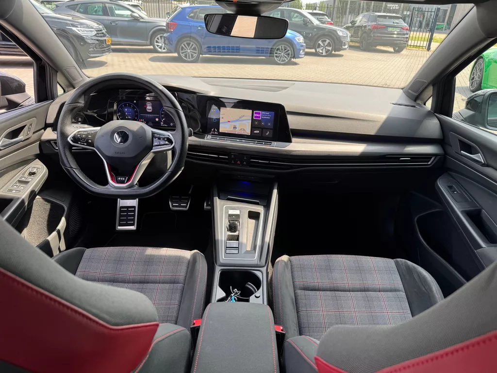 Volkswagen Golf 2.0 TSI GTI * Camera * Stoel + Stuur Verwarming * Carplay * IQ Light Volkswagen Golf 2.0 TSI GTI * Camera * Stoel + Stuur Verwarming * Carplay * IQ Light