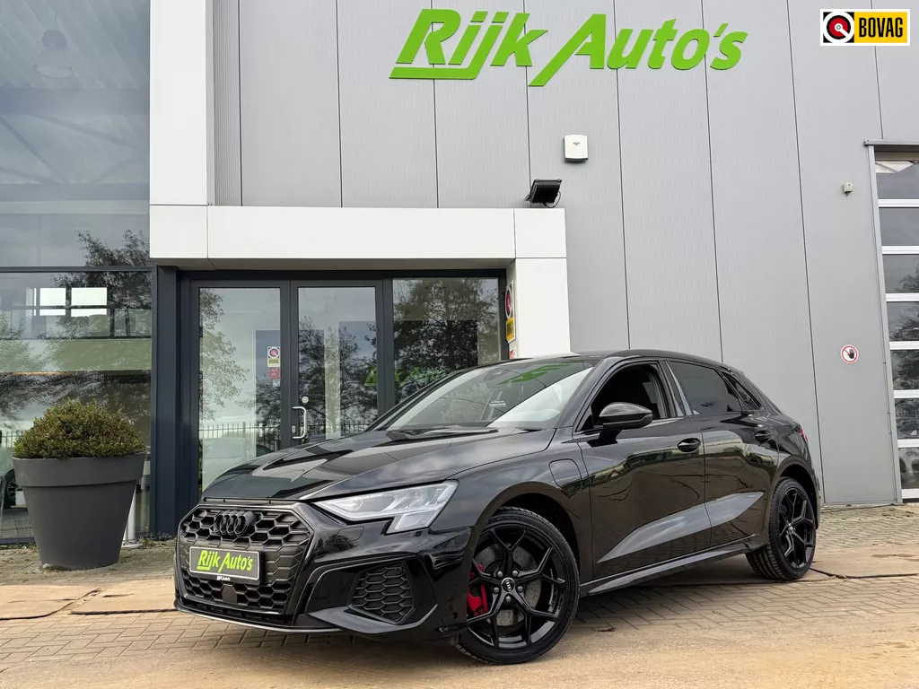Audi A3 Sportback 45 TFSI e S edition Competition * Keyless * Carplay * Stoelverwarming