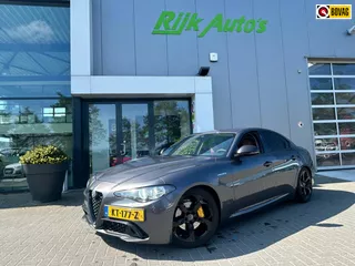 Alfa Romeo Giulia * Veloce * Stoel & Stuur verwarming * 100% Onderhouden * Camera *