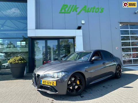 Alfa Romeo Giulia * Veloce * Stoel & Stuur verwarming * 100% Onderhouden * Camera *